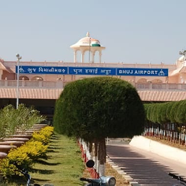 Luchthaven Rudra Mata